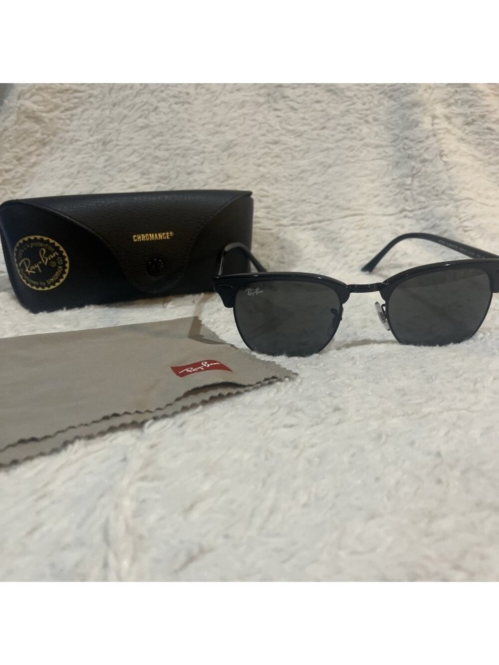 Ray-Ban RB3016 Clubmaster Polarized Sunglasses Black 1305 B1 51. 21 145
